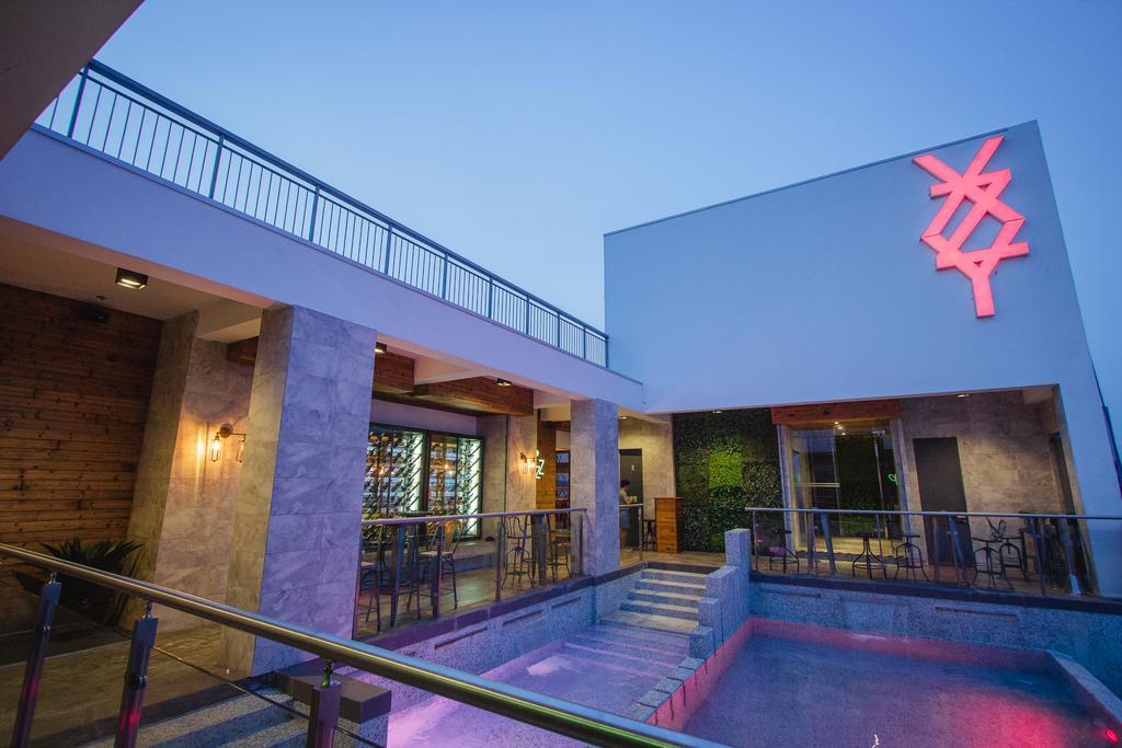 Hotel Xyz Таклобан Екстериор снимка