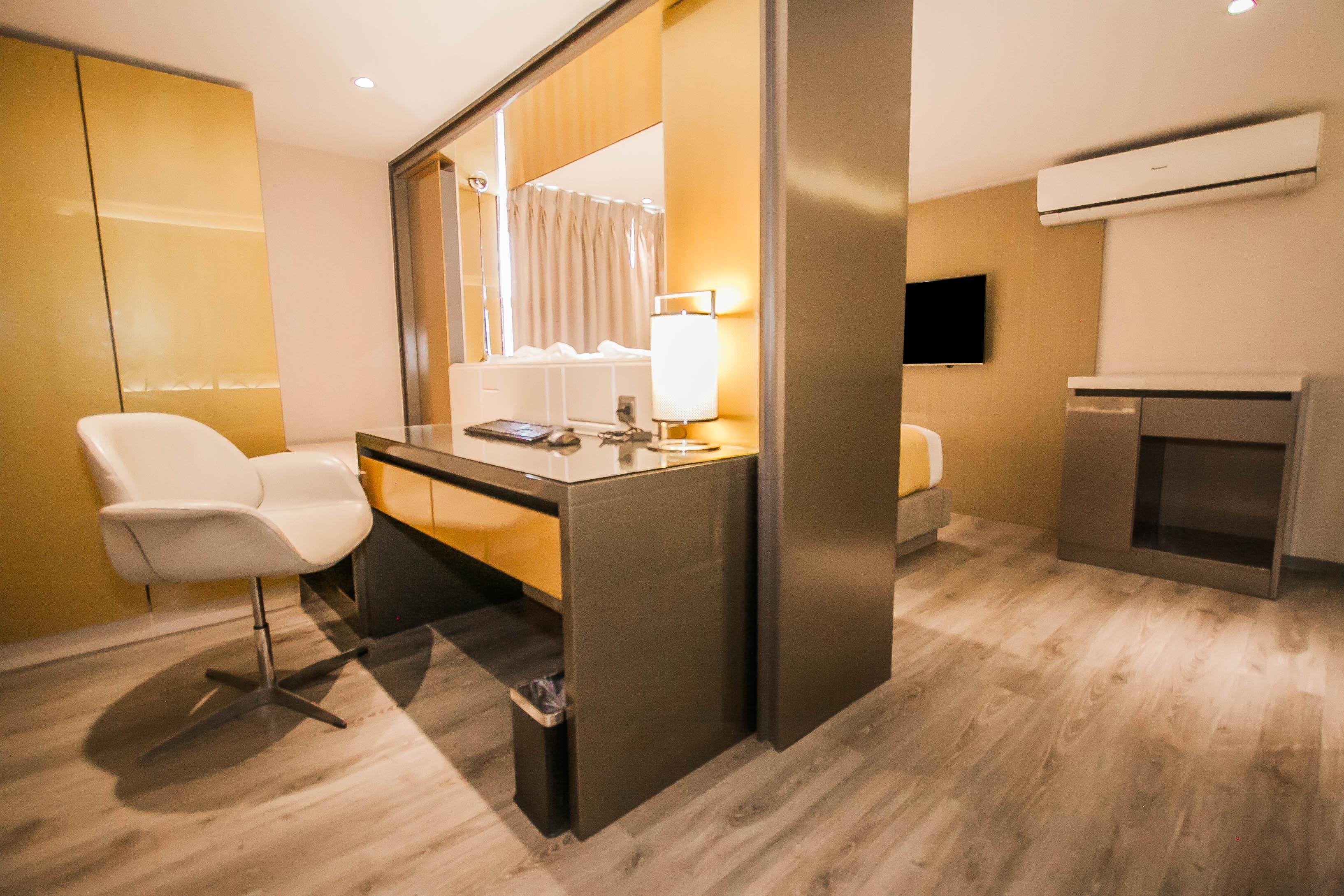 Hotel Xyz Таклобан Екстериор снимка