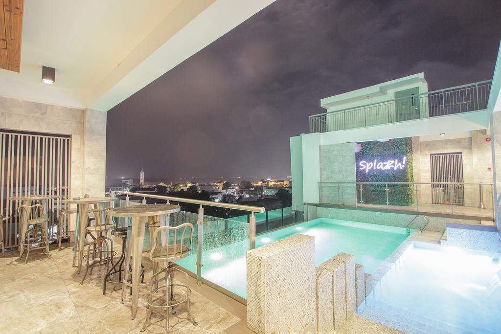 Hotel Xyz Таклобан Екстериор снимка