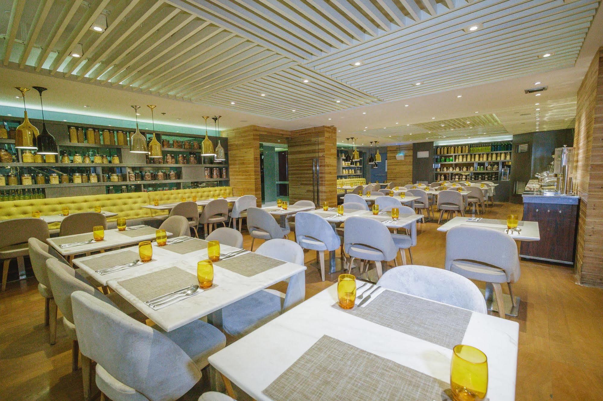 Hotel Xyz Таклобан Екстериор снимка