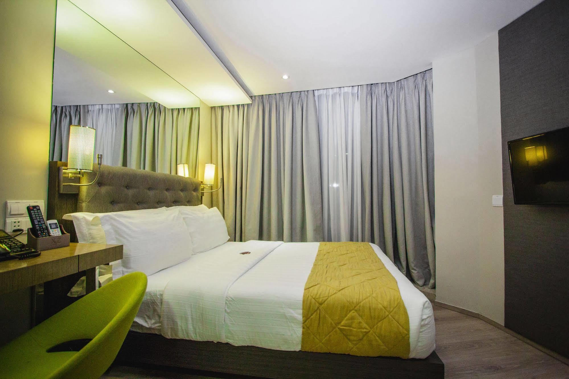 Hotel Xyz Таклобан Екстериор снимка
