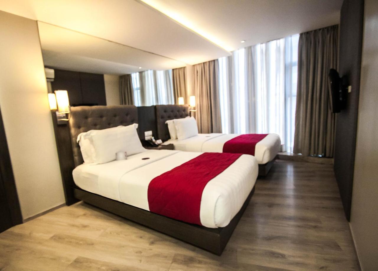 Hotel Xyz Таклобан Екстериор снимка