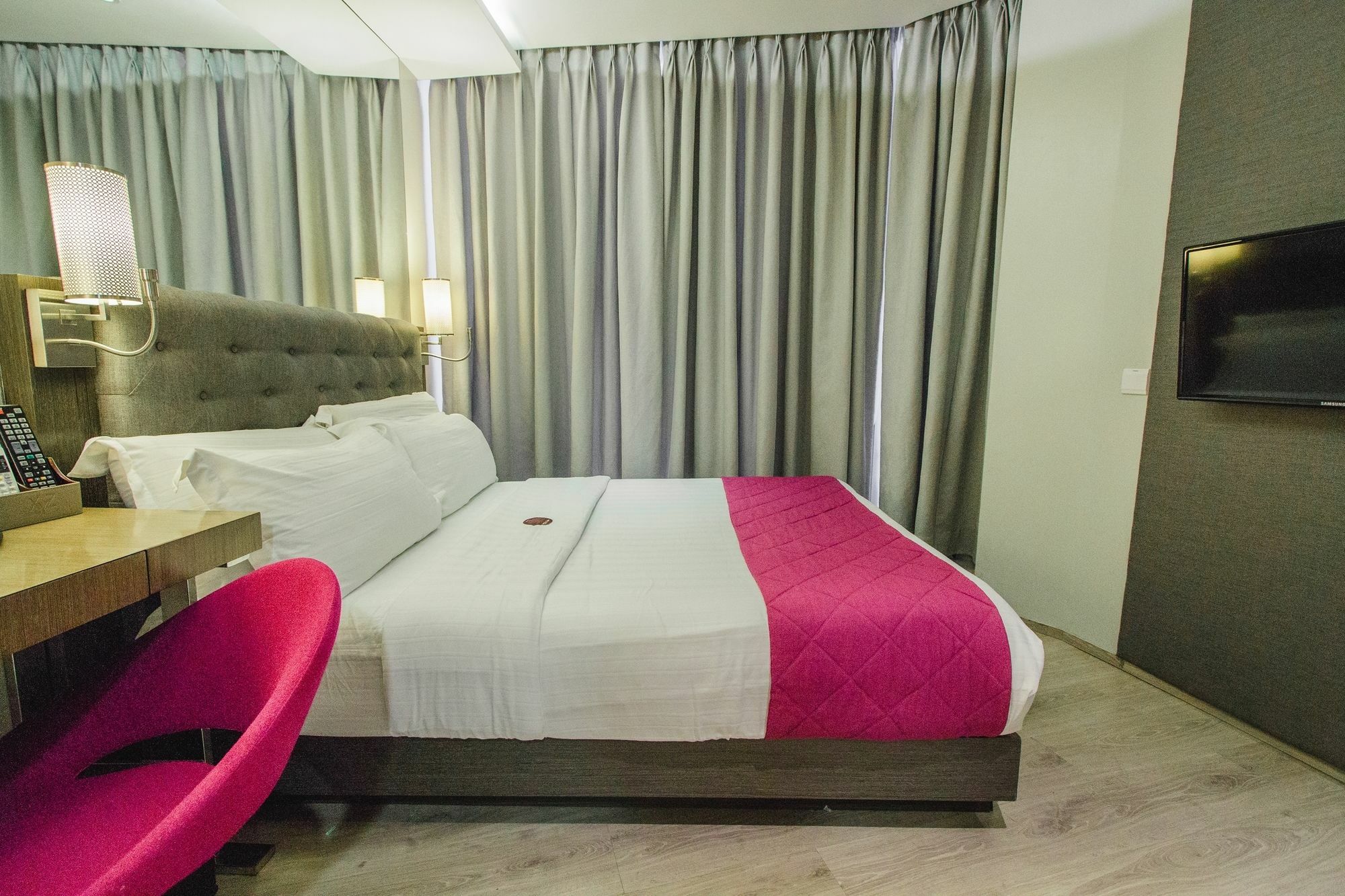 Hotel Xyz Таклобан Екстериор снимка